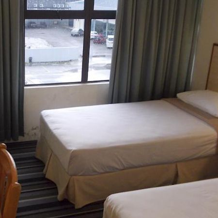 Sri Sutra Hotel Bandar Puchong Utama Екстериор снимка